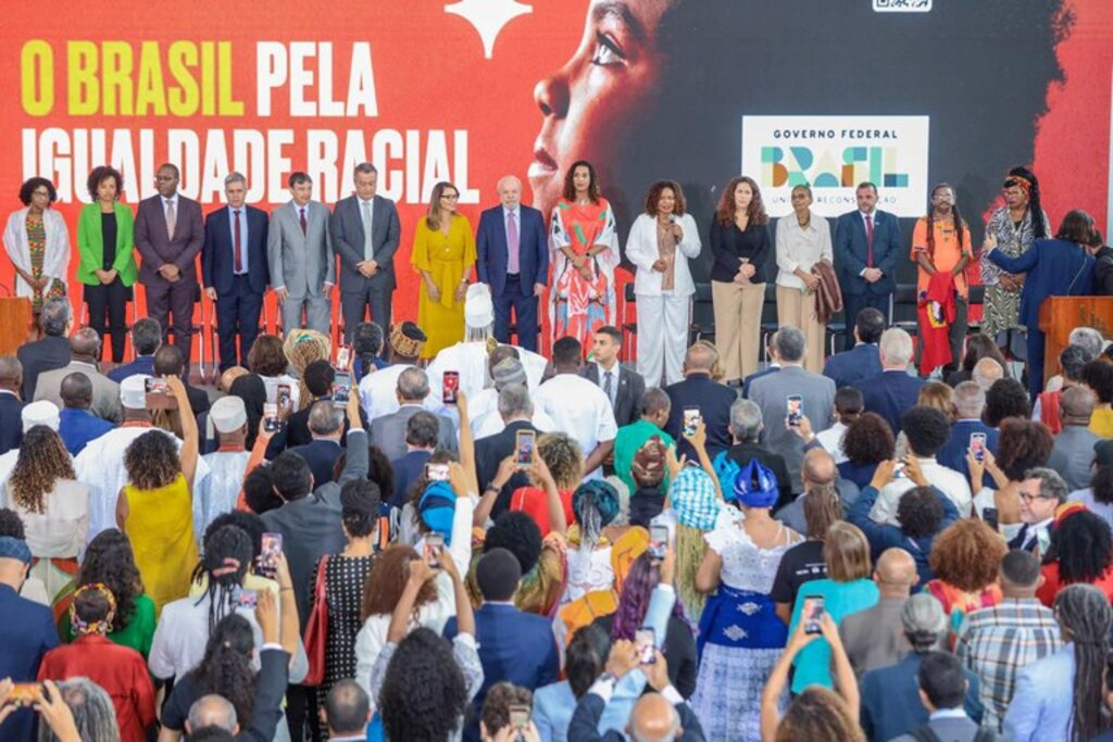 Governo Federal anuncia pacote de medidas pela igualdade racial