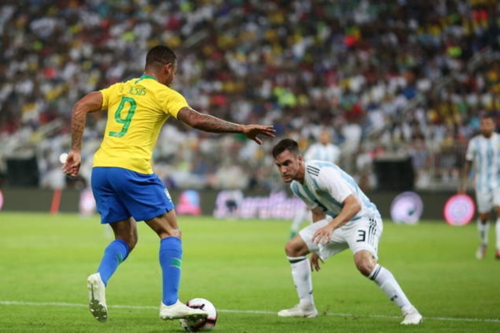 Brasil x Argentina: onde assistir ao vivo, horário e escalações do jogo das Eliminatórias