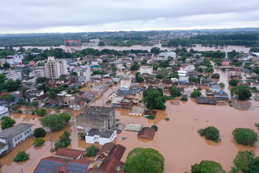 Rio Grande do Sul registra cinco mortes e 28 mil pessoas fora de casa em razão das chuvas