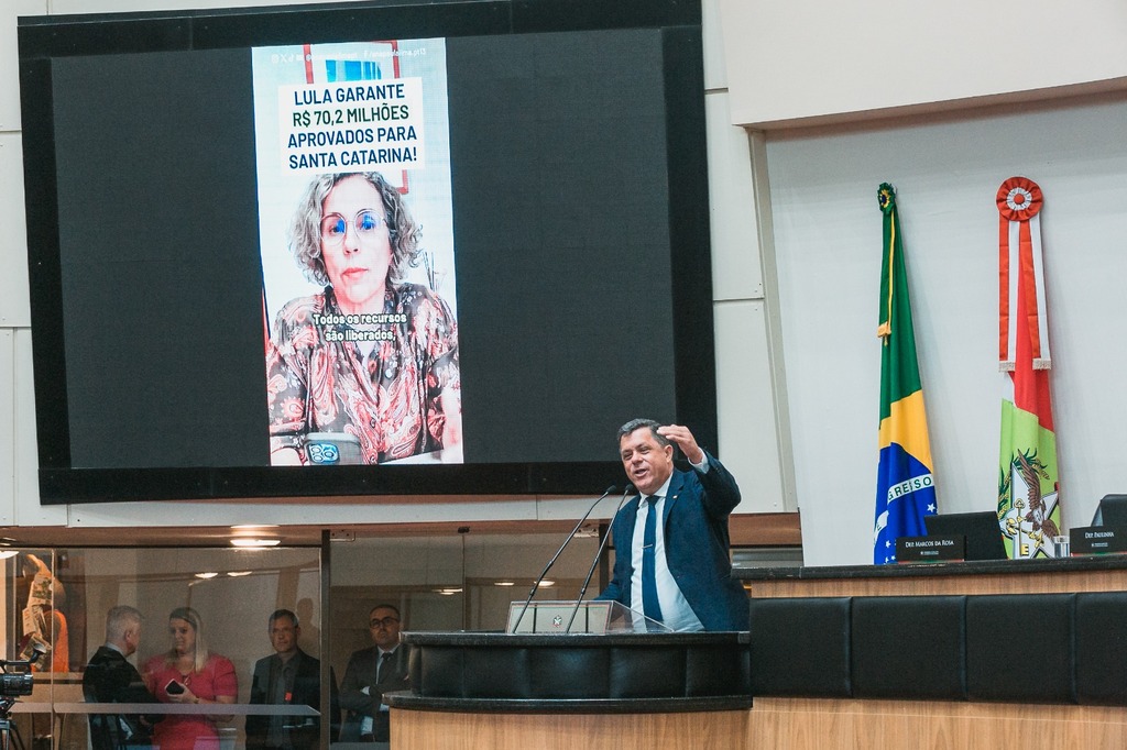 Naatz (PL) critica Ana Paula Lima (PT) e defende governador