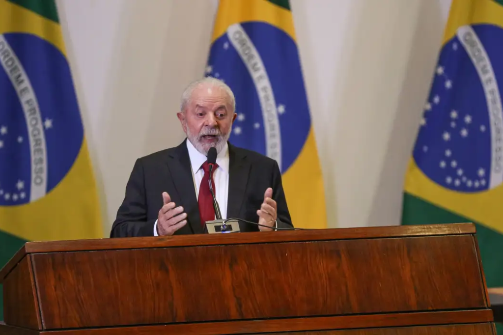 Lula diz que não precisa gostar de presidentes dos países vizinhos