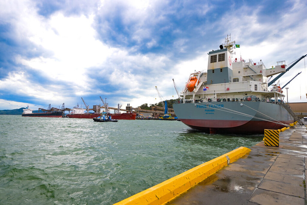 Porto de São Francisco do Sul registra crescimento de 27% na movimentação de cargas em 2023