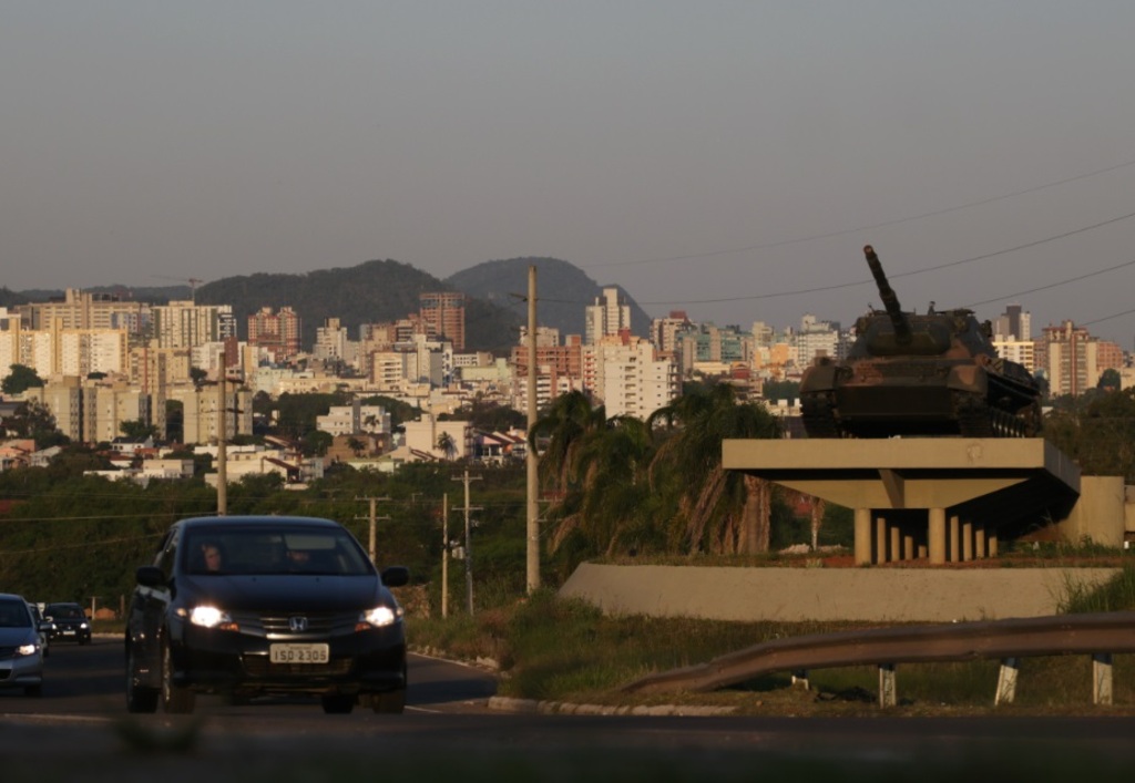 Exército divulga nota sobre polêmica da ESA em Recife