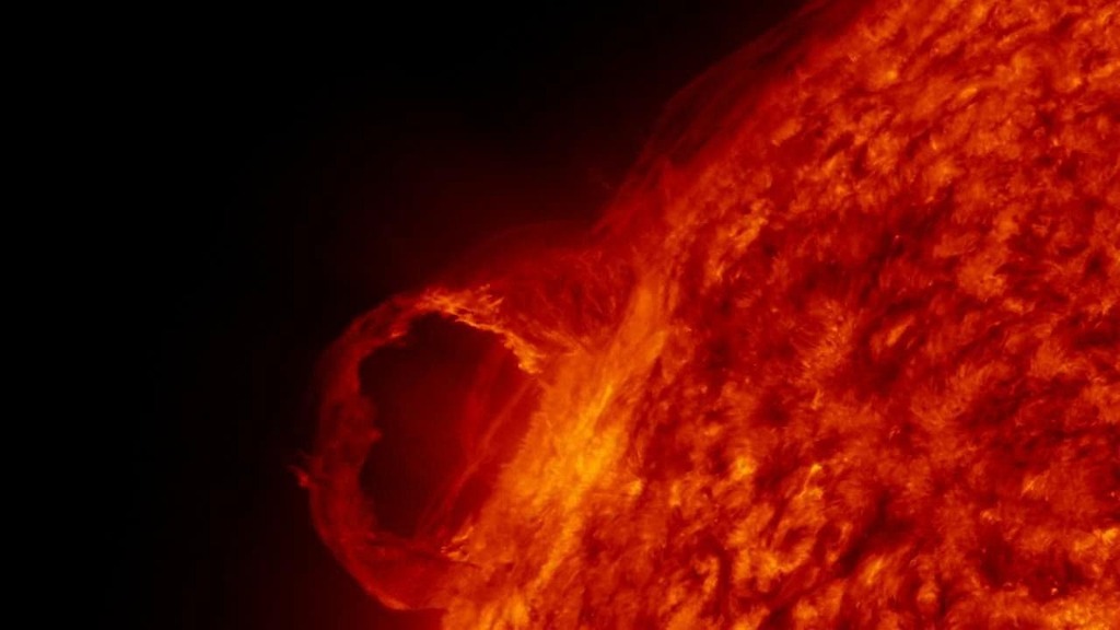 título imagem Especialista responde sobre possível explosão solar prevista para atingir a Terra em 2024