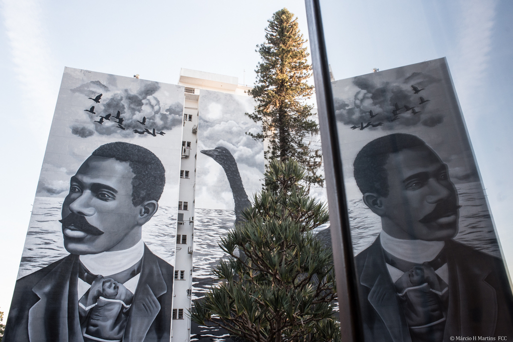 Márcio Henrique Martins / ASCOM FCC - Painel em homenagem ao poeta Cruz e Sousa no centro de Florianópolis