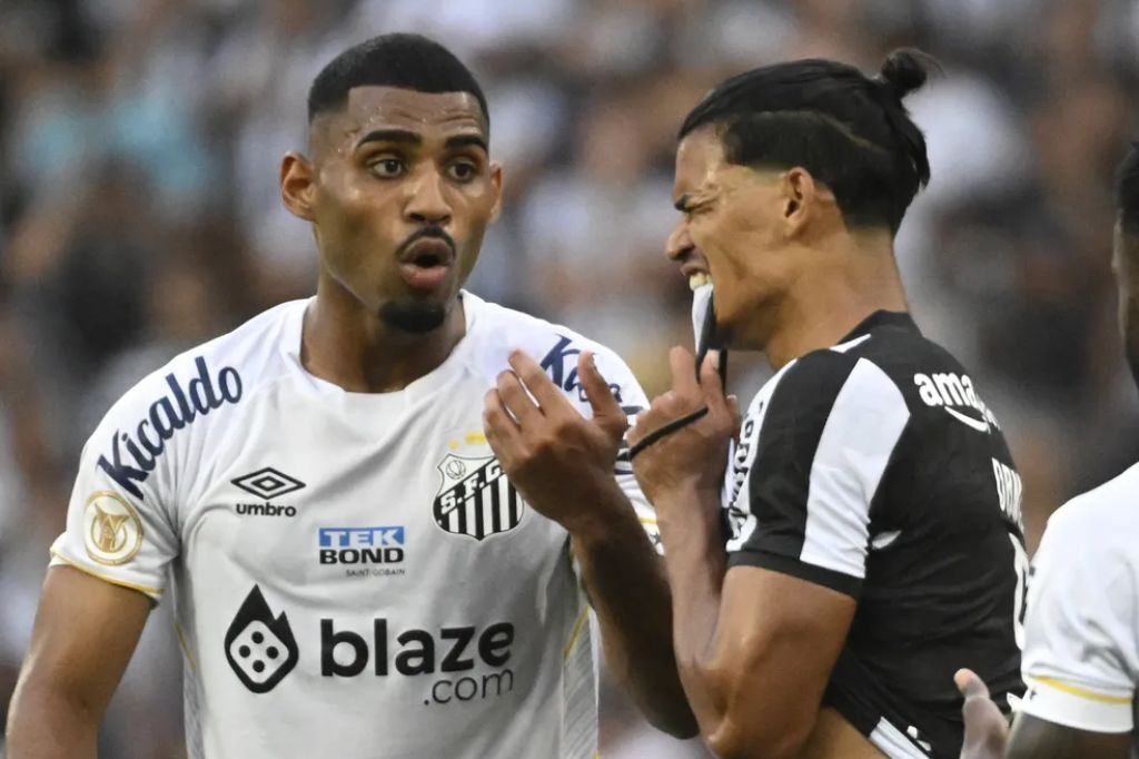 Lamento de Danilo, raiva de Gabriel e indignação no vestiário: a reação do Botafogo ao empate com o Santos