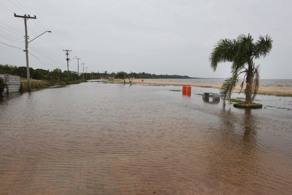 Nível da Lagoa dos Patos sobe e acende alerta para inundações