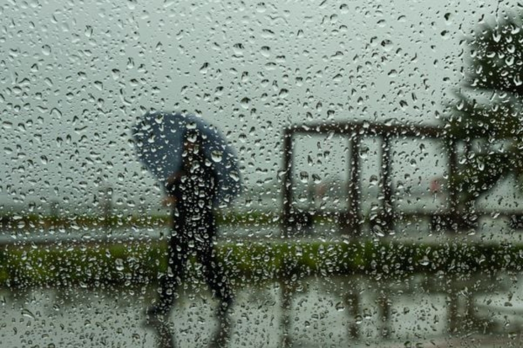 Previsão do Tempo: Defesa Civil alerta para chuva volumosa e temporais em SC