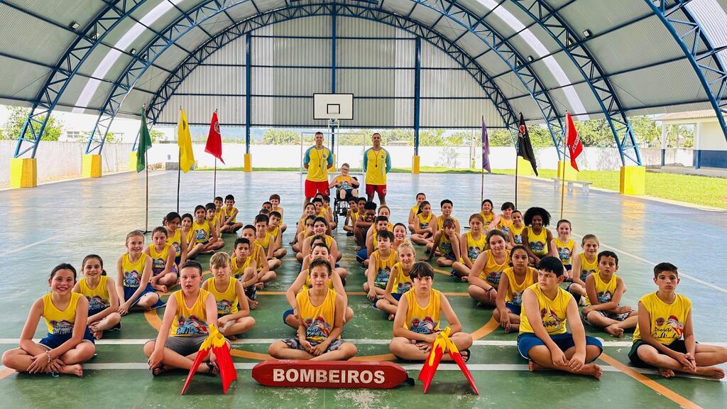 CORPO DE BOMBEIROS MILITAR FORMA 519 ALUNOS NO PROJETO GOLFINHO NO SUL E NO EXTREMO SUL DO ESTADO