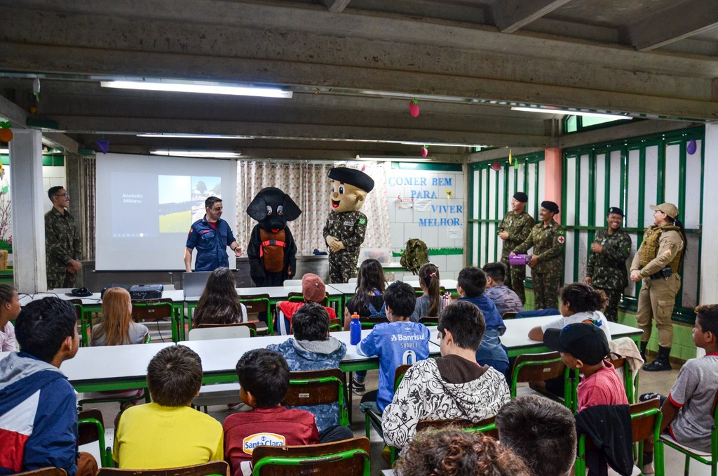 PM participa de evento em parceria com o Exército, Corpo de Bombeiros Militar e Secretaria de Assistência Social