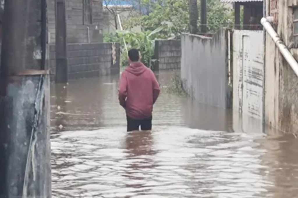  - Bairro Rio Tavares, em Florianópolis, nesta quarta-feira — Foto: NSC/TV