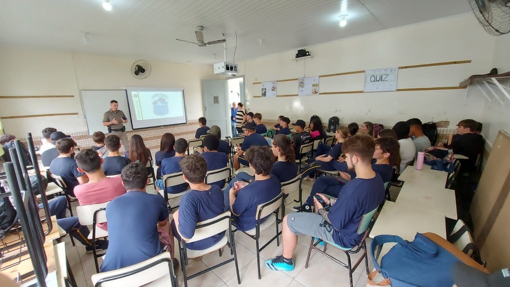 BM REALIZA PALESTRAS NA 3ª SEMANA MARIA DA PENHA NAS ESCOLAS