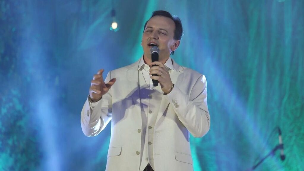 SHOW COM PADRE EZEQUIEL DALPOZO DEVE LOTAR PRAÇA SÃO SEBASTIÃO NESTE DOMINGO EM PRAIA GRANDE