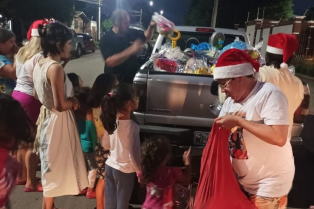 Servidora do Fórum de Lages angaria e recupera brinquedos para doar a crianças carentes no Natal