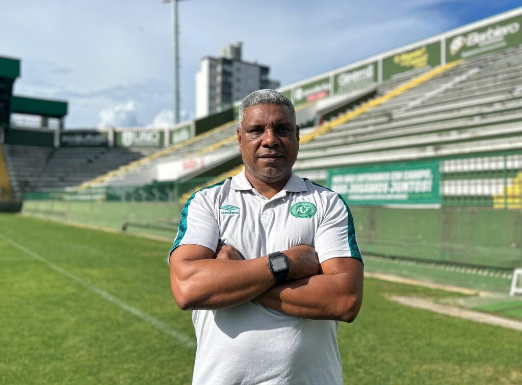 Celso Rodrigues é o novo auxiliar técnico permanente da Chapecoense