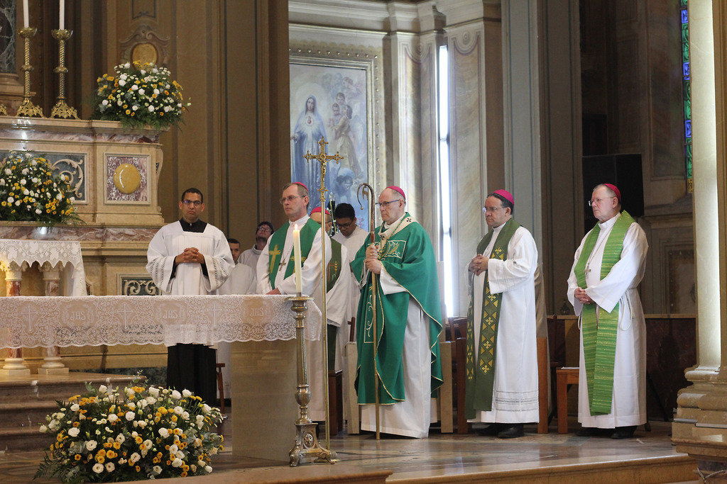 Foto: Carlos Queiroz - DP - Bispos estiveram juntos em uma missa na Catedral São Francisco de Paula