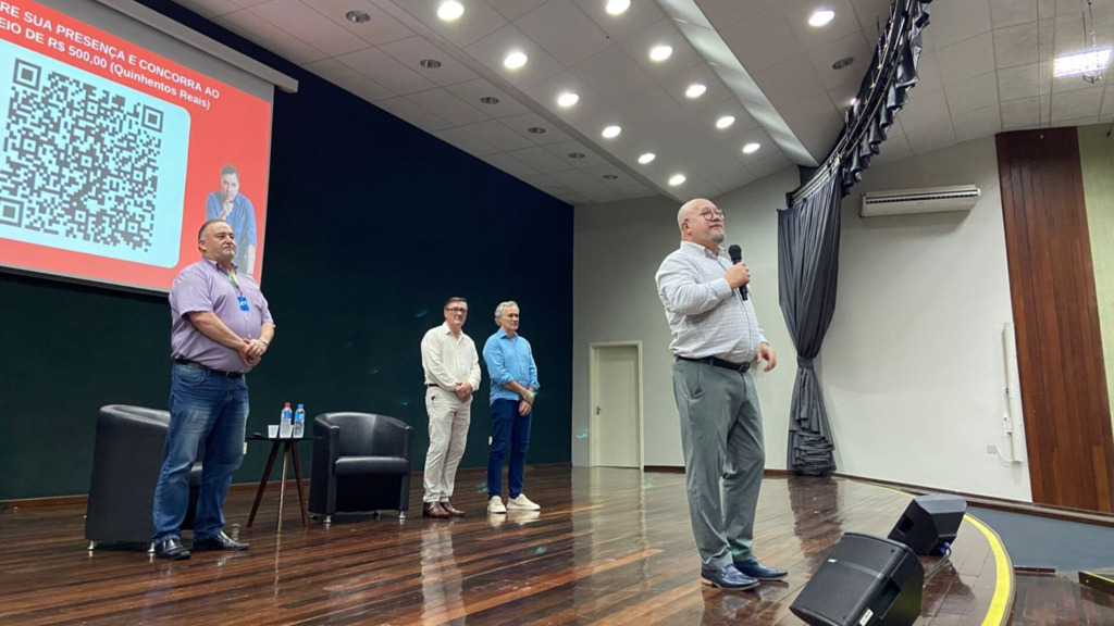  - Hélio Dagnoni, presidente da Fecomércio/SC, durante o evento do Sistema Comércio Sincovar/Sigavai em Xanxerê