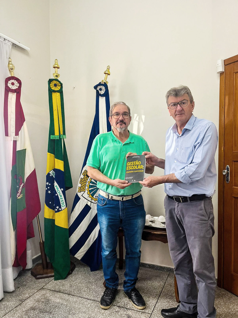Prefeito Dorini recebe a visita do diretor do Centro Educacional Potencial do município de Ouro