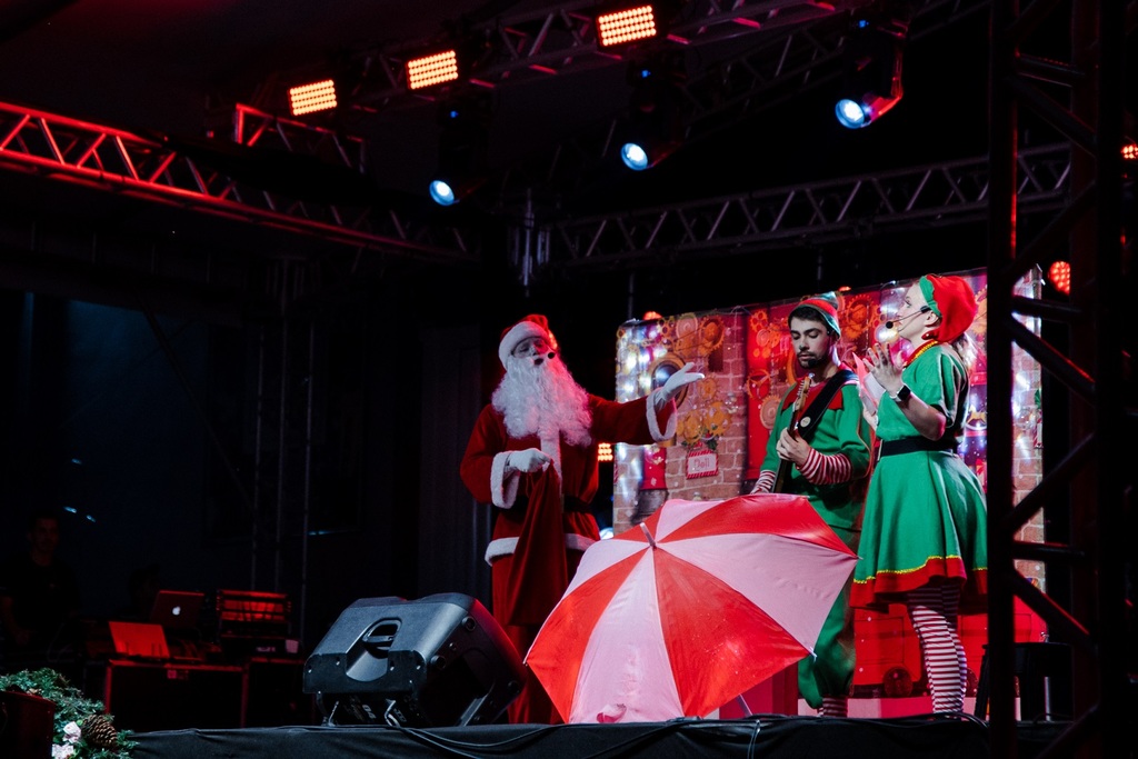 Primeira semana das festividades natalinas encanta público com espetáculos diversos e show da Camerata Florianópolis