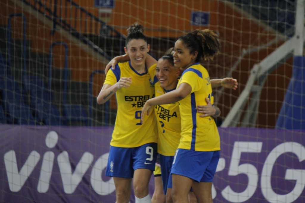 Seleção Feminina de Futsal encerra última Data FIFA do ano com 100% de aproveitamento