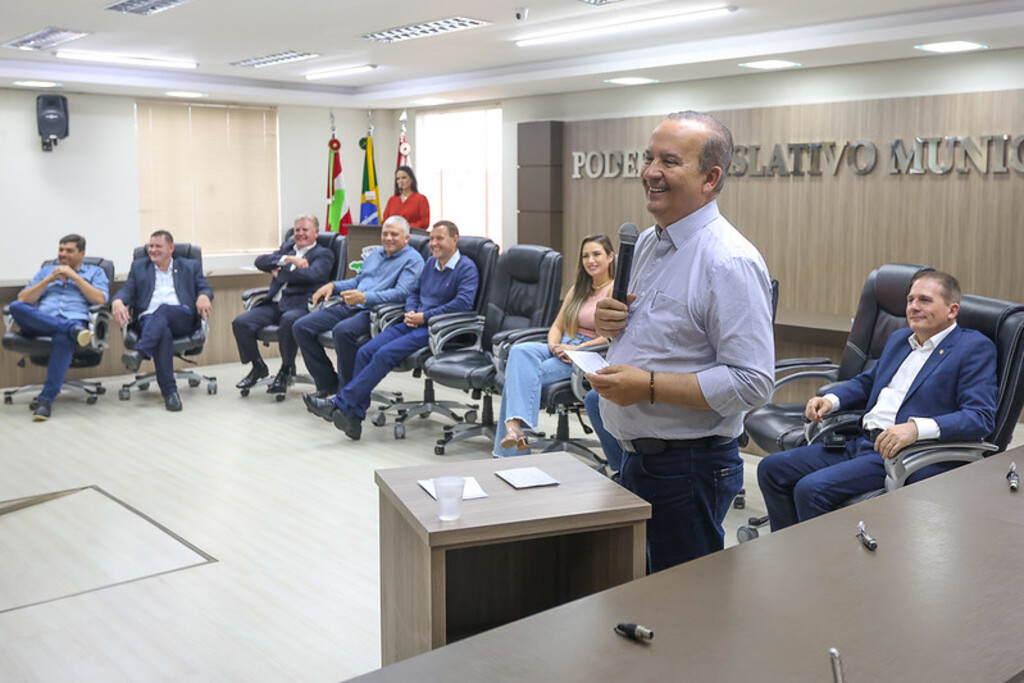 Ricardo Trida / SECOM - Em Curitibanos, governador Jorginho Mello (PL) apresenta o avanço do Programa Estrada Boa