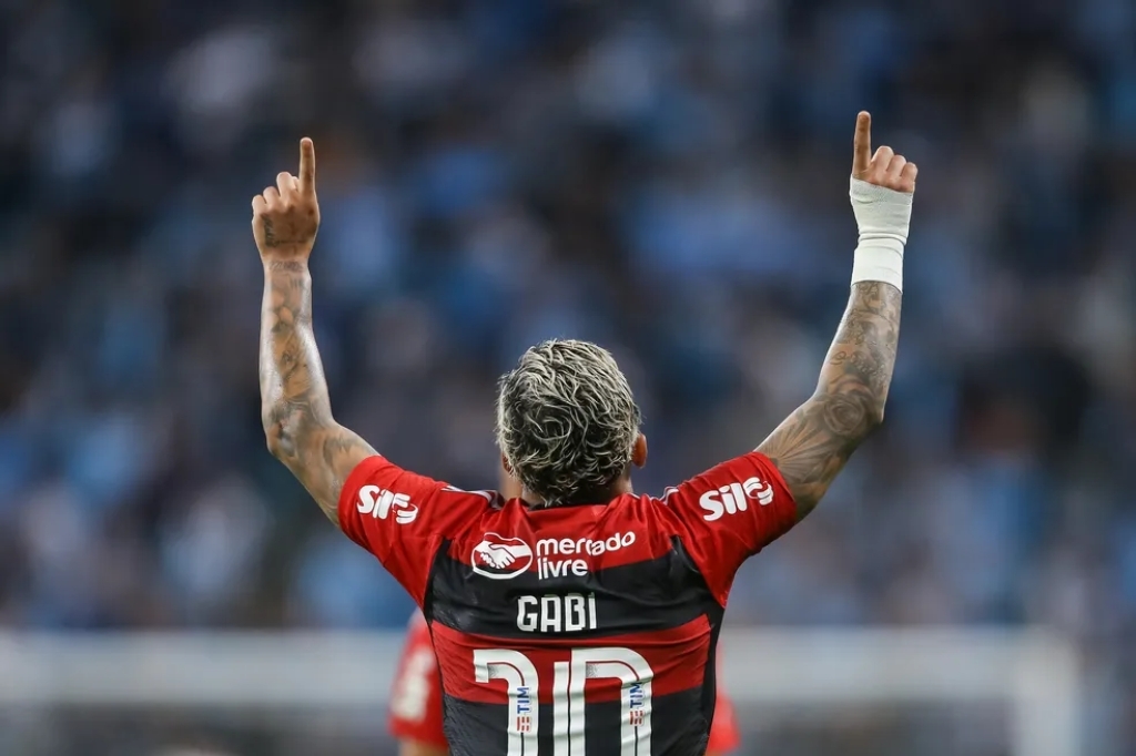  - Gabigol comemora gol no Grêmio x Flamengo pelo Brasileirão 2023 — Foto: Pedro H. Tesch/AGIF