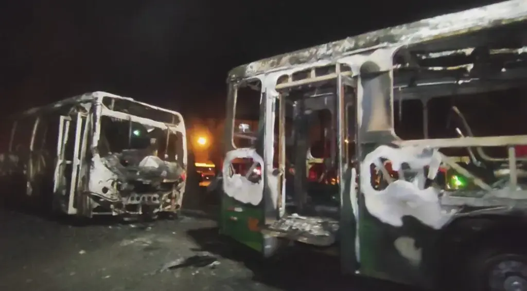 Treze veículos são incendiados perto do estádio após rebaixamento do Santos