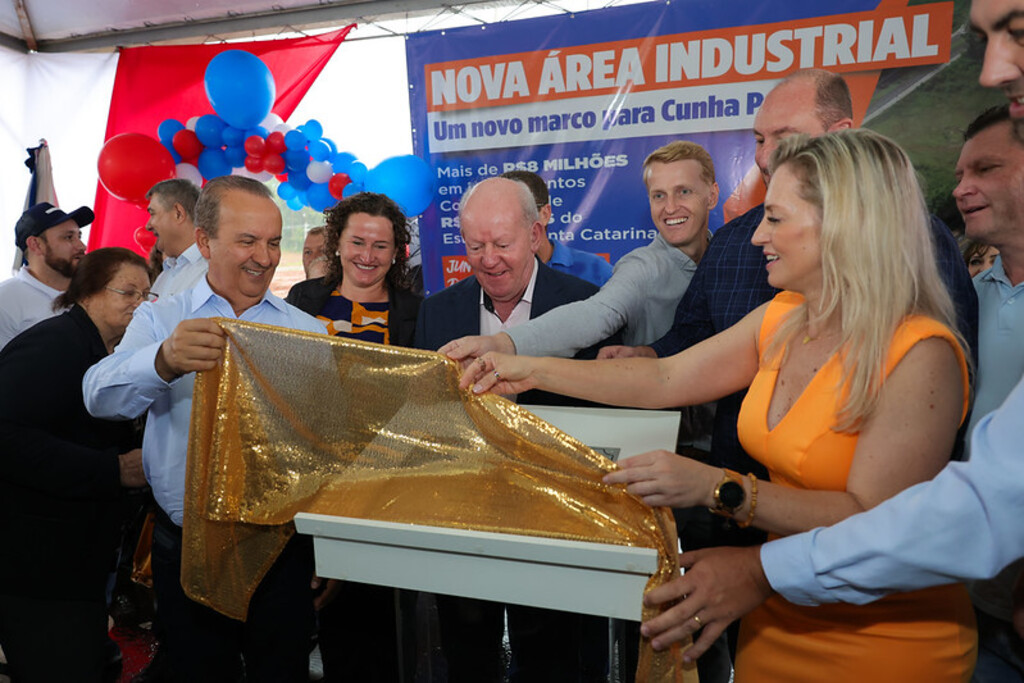 Governador inaugura distrito industrial no município de Cunha Porã