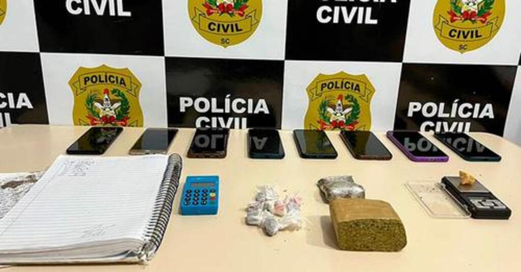 Operação conjunta prende dois homens por tráfico de drogas em Indaial (SC)