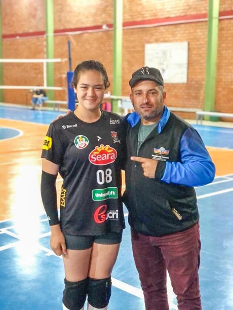 ATLETAS DESTAQUE DO MUNICÍPIO DE PASSO DE TORRES RECEBEM 
INCENTIVO DA SECRETARIA DE ESPORTES