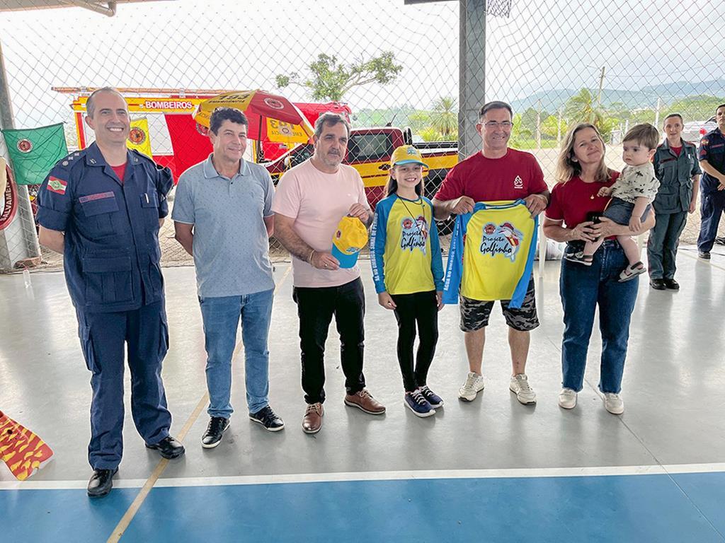 MAIS DE 100 ALUNOS DE SANTA ROSA DO SUL RECEBEM CERTIFICAÇÃO DO PROJETO GOLFINHO