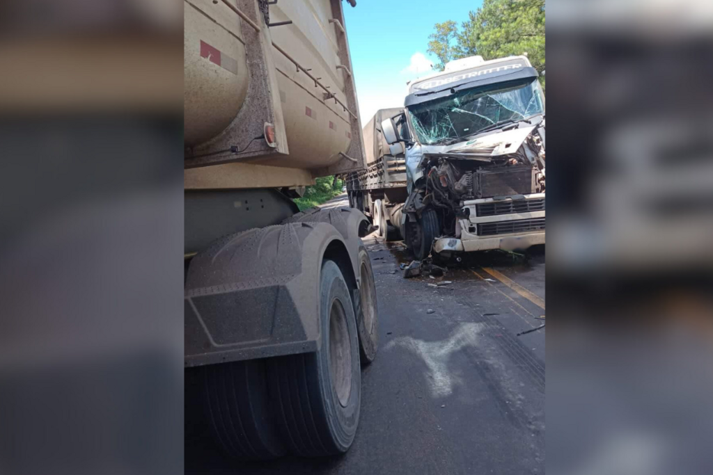 Colisão entre dois caminhões deixa uma pessoa ferida na BR-158, em Itaara