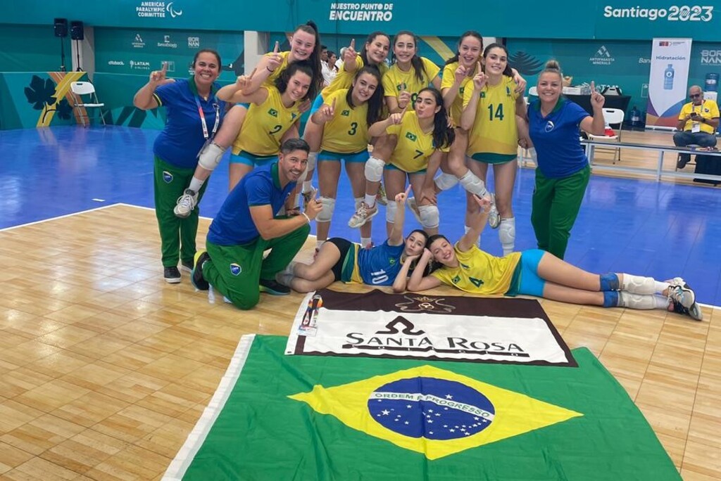 Voleibol do Colégio Santa Rosa é Ouro no Sul-Americano
