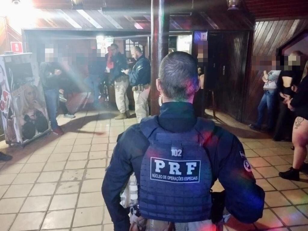 PRF resgata adolescente explorada sexualmente em boate