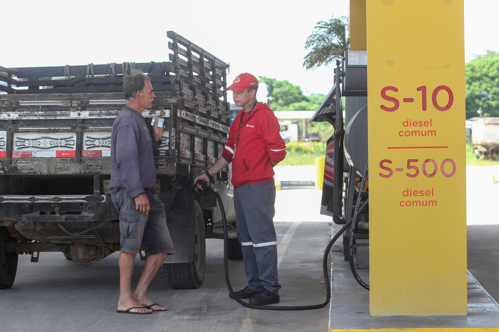 Redução no preço do litro do diesel ainda não é aplicado nas bombas