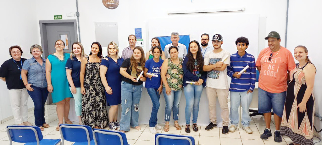 Administração Municipal e Secretaria de Assistência Social realizam formatura do Curso de Mecatrônica em parceria com o Senai