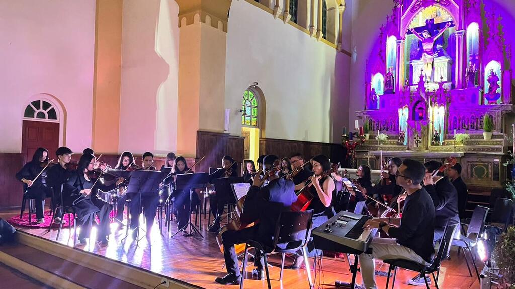 Orquestra municipal realiza especial de Natal e Ilumina a Igreja Matriz de São Joaquim