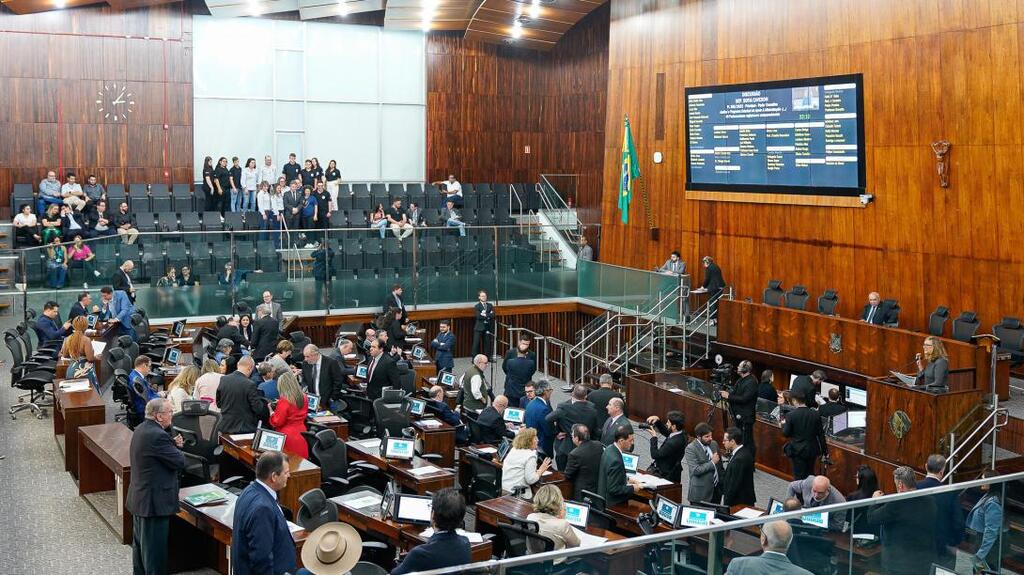 Projetos do governo sobre educação estão na pauta de votações do plenário nesta terça-feira