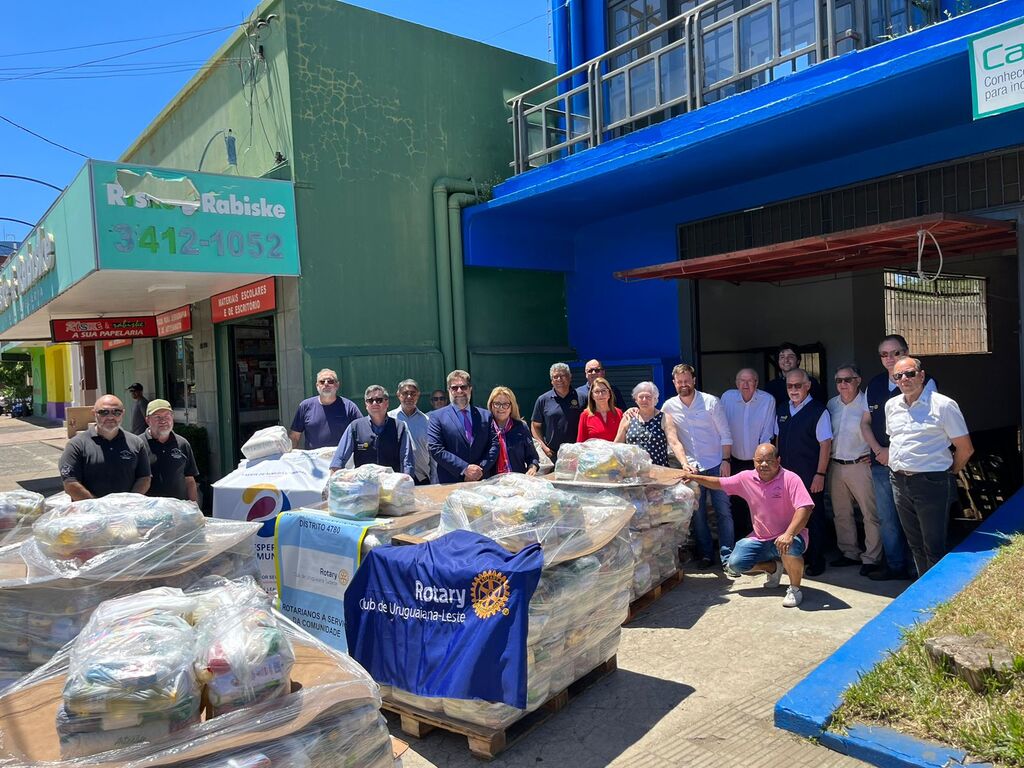 Uruguaiana recebeu doação de cestas básicas do Rotary