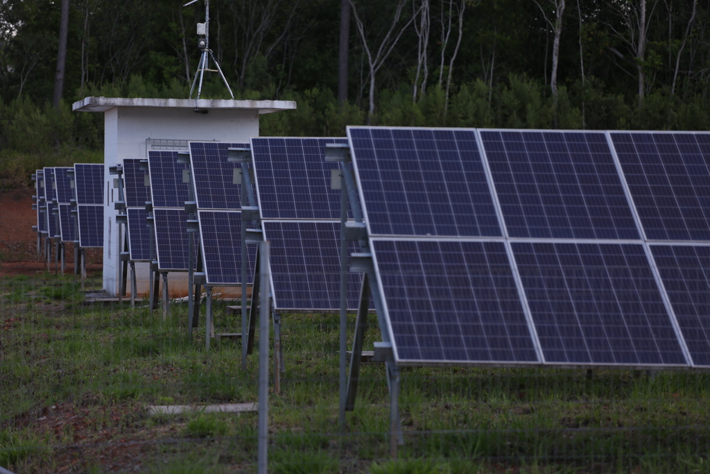 Usina solar vai abastecer 11 prédios públicos e deve gerar economia de R$ 700 mil em contas de luz do município