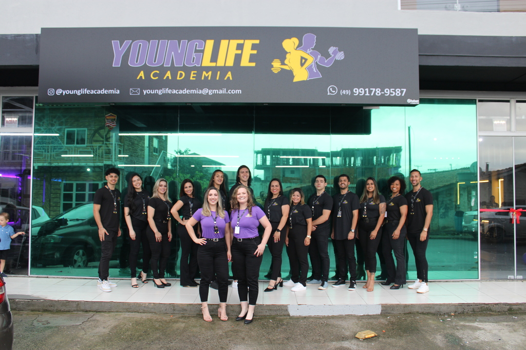 Academia Young Life com nova estrutura