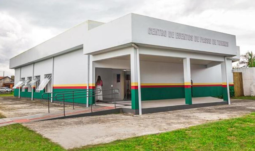 PREFEITURA DE PASSO DE TORRES INAUGURA CENTRO DE EVENTOS MUNICIPAL
