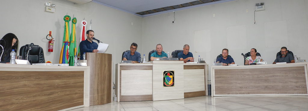 CÂMARA REALIZA A ÚLTIMA SESSÃO ORDINÁRIA 
ANTES DO RECESSO PARLAMENTAR