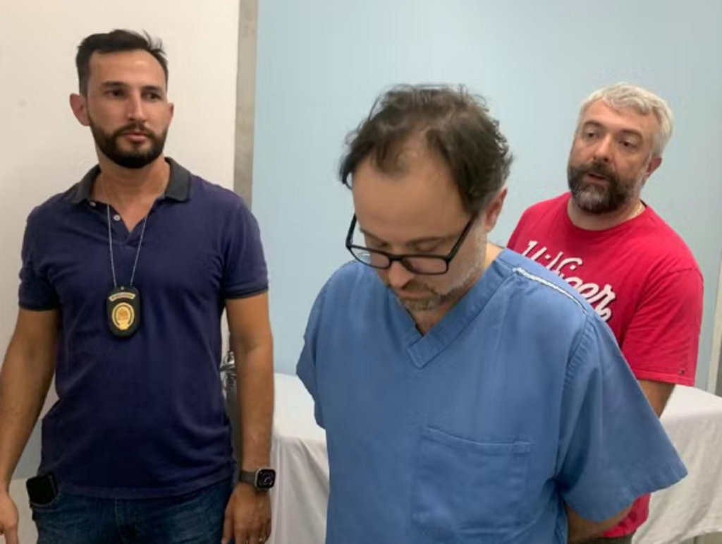 título imagem Médico é preso em São Paulo suspeito de causar mais de 40 mortes na região metropolitana de Porto Alegre