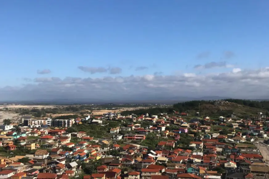 Semana começa com calorão e chance de chuva; veja previsão