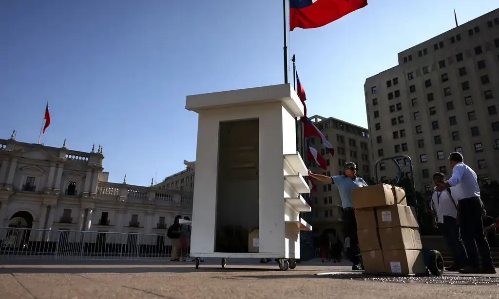 Chilenos rejeitam em plebiscito Constituição Conservadora