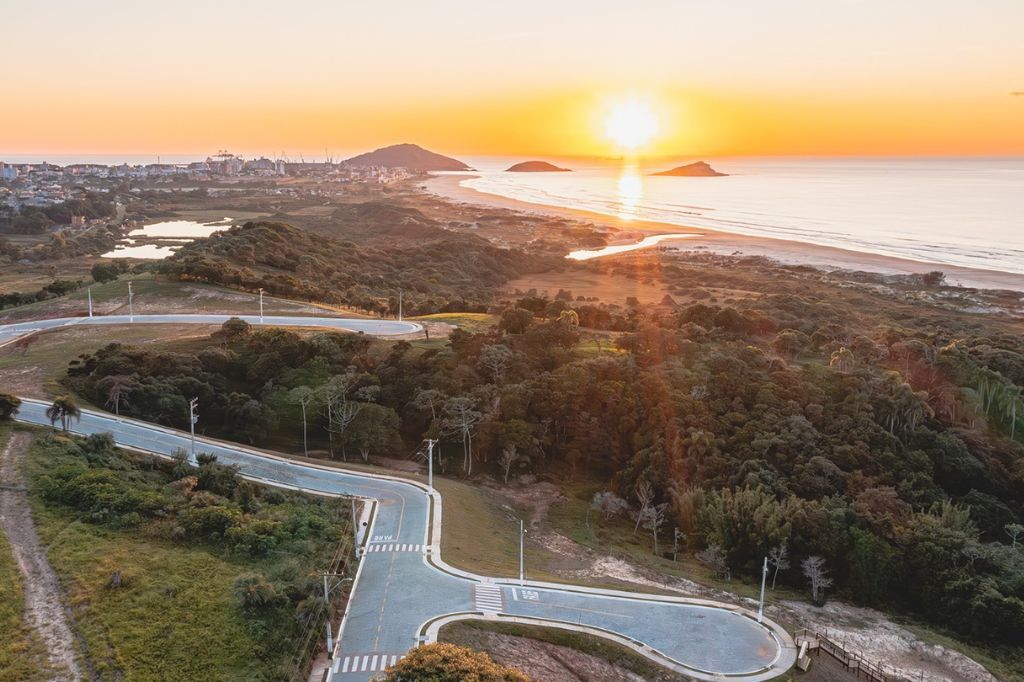 Praia da Vila: luxo e natureza convergem num paraíso em ascensão