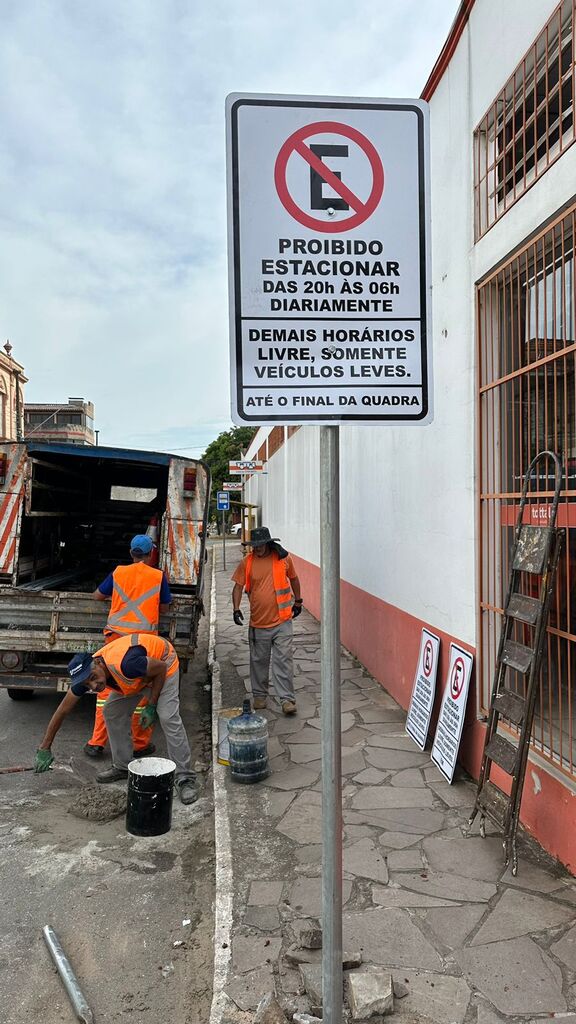 PREFEITURA PROIBE ESTACIONAMENTO NO PERÍODO DA NOITE EM TRÊS PONTOS DA CIDADE.