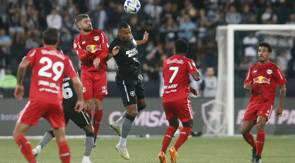 Botafogo e Red Bull Bragantino podem se confrontar em busca da vaga na fase de grupos