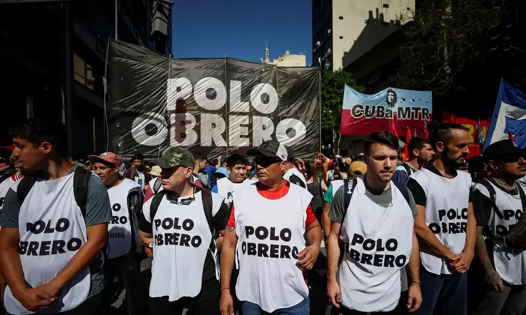 Protestos na Argentina têm momentos de tensão e dois detidos